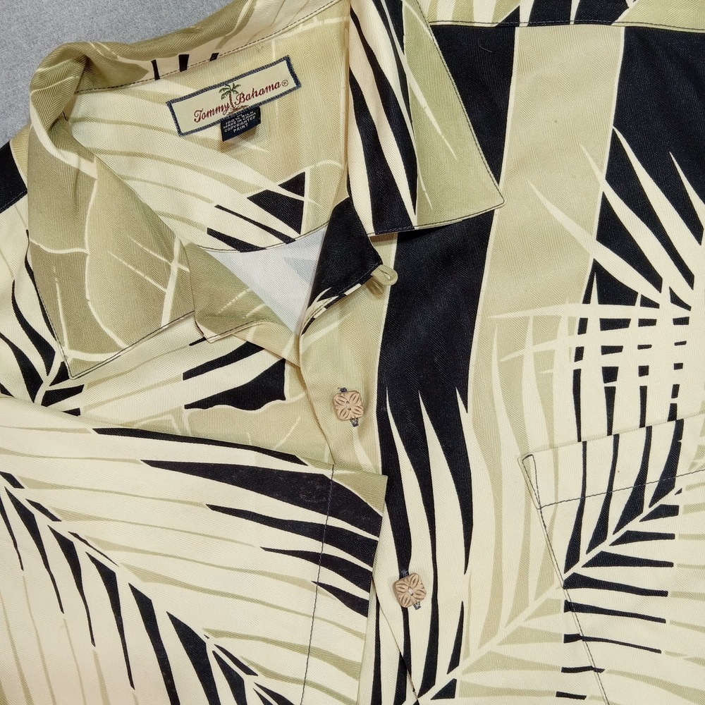 Tommy Bahama Shirt Mens Medium Beige Black Silk Palm Leaf Hawaiian Button Up